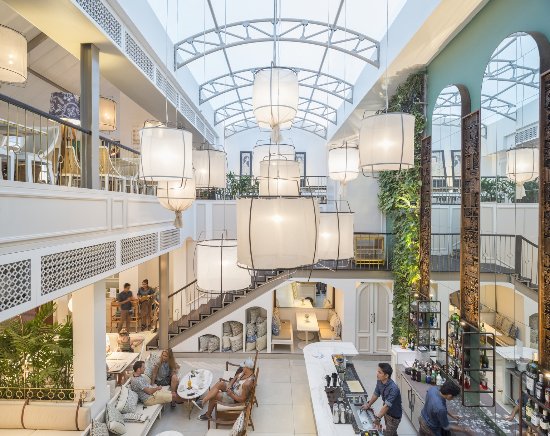 batik restaurant bar